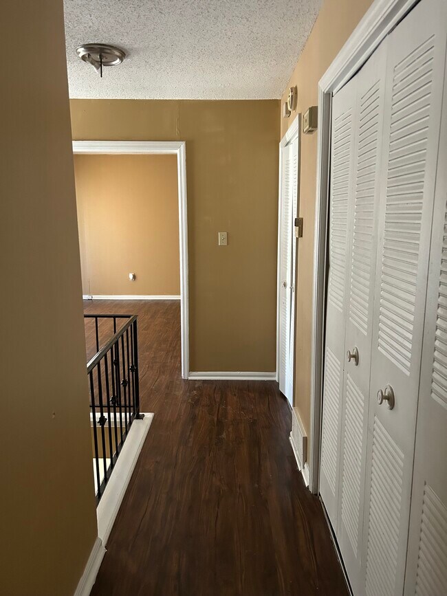 Building Photo - 3655 Haughton Ln