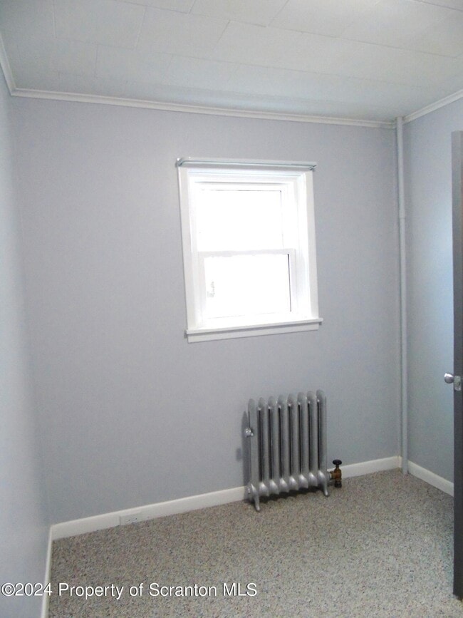 Building Photo - 112 E Elm St