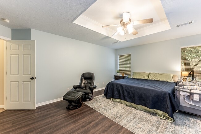 Building Photo - 3658 Redbud Ln