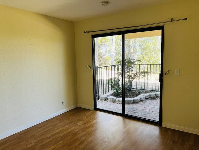 Building Photo - 3036 Avenida Christina