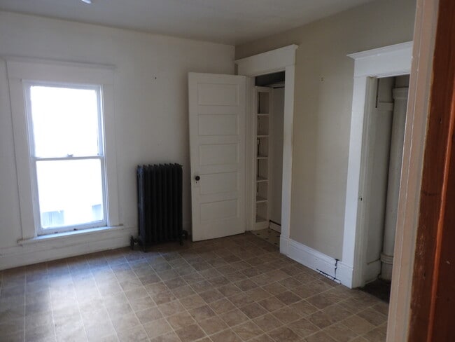 Building Photo - 306 Gold Ave NW