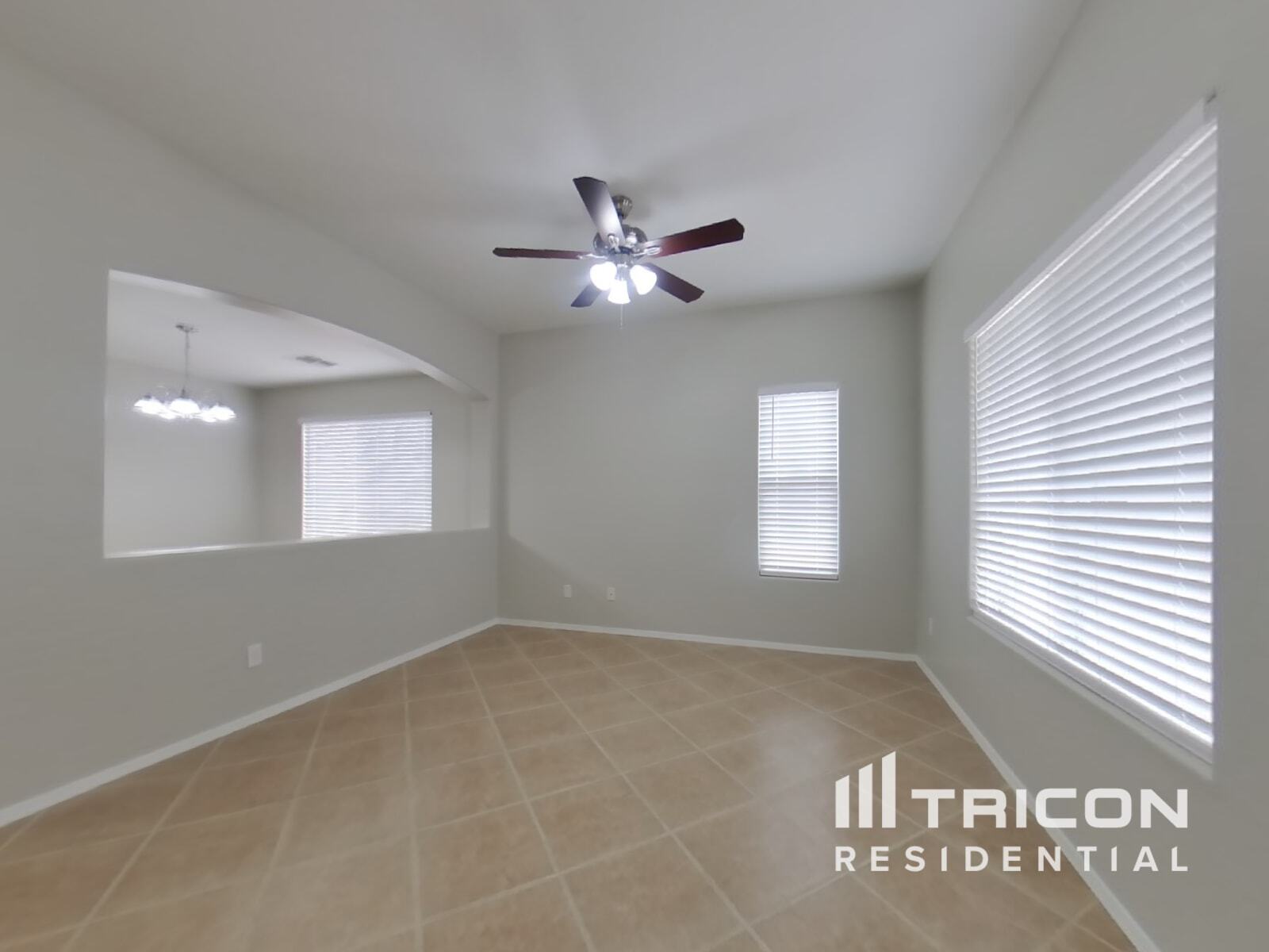 Building Photo - 15458 W Mercer Ln