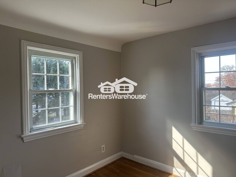 Building Photo - 3203 Glendale Ave