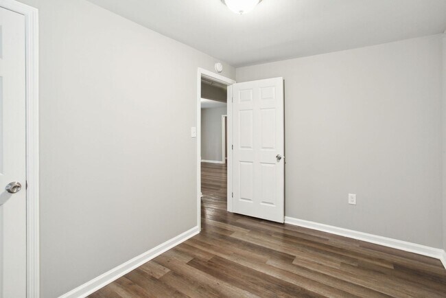 Building Photo - 3BR/2BA Downtown House Walking Distance to Forsyth Park and Daffin Park