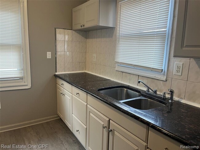 Building Photo - 21431 La Salle Blvd