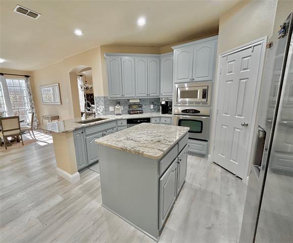 Building Photo - 2122 Trickling Creek Dr