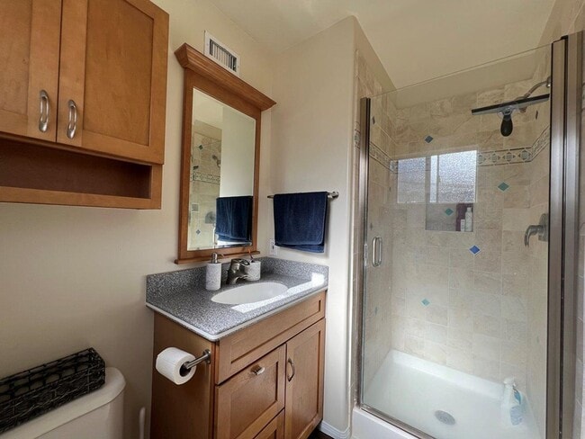 Building Photo - Updated 3 Bed / 2 Bath Goleta Home - Walk ...
