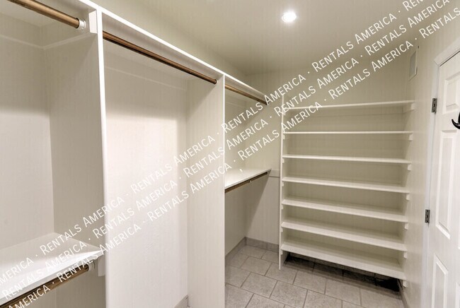 Building Photo - 7632 E Sabino Vista Dr