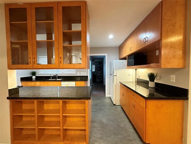 Building Photo - 4005 Nenana Dr