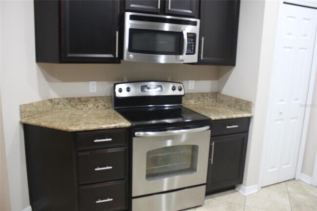 Building Photo - 14284 Desert Haven St