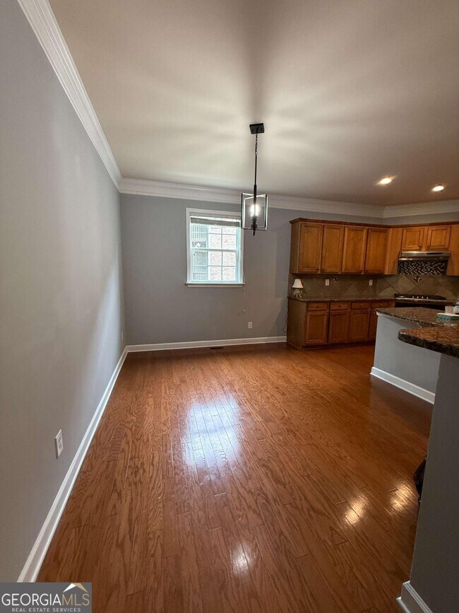 Building Photo - 2501 Royston Dr