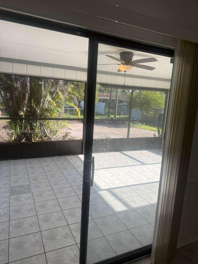 Building Photo - 7403 Winter Garden Pkwy