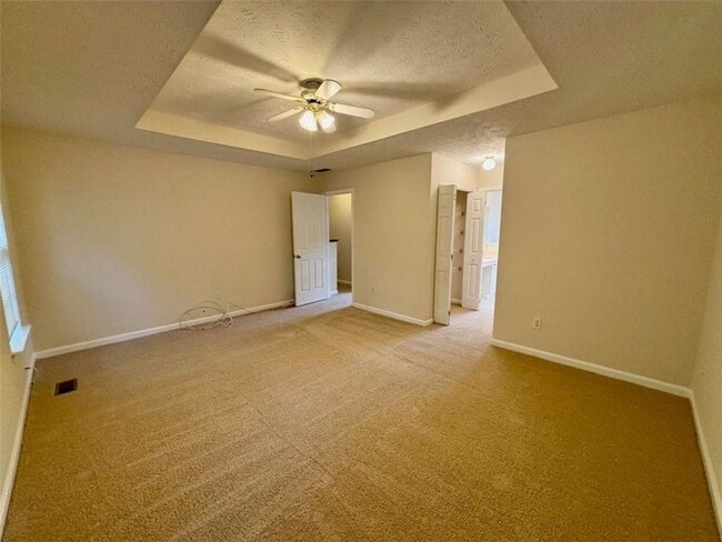 Building Photo - 3399 Benthollow Ln