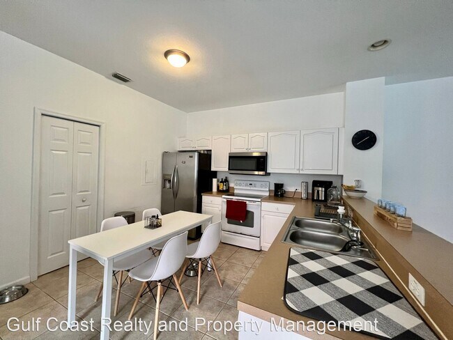 Building Photo - 3 br, 2 bath House - 10032 Heather Lane  #...