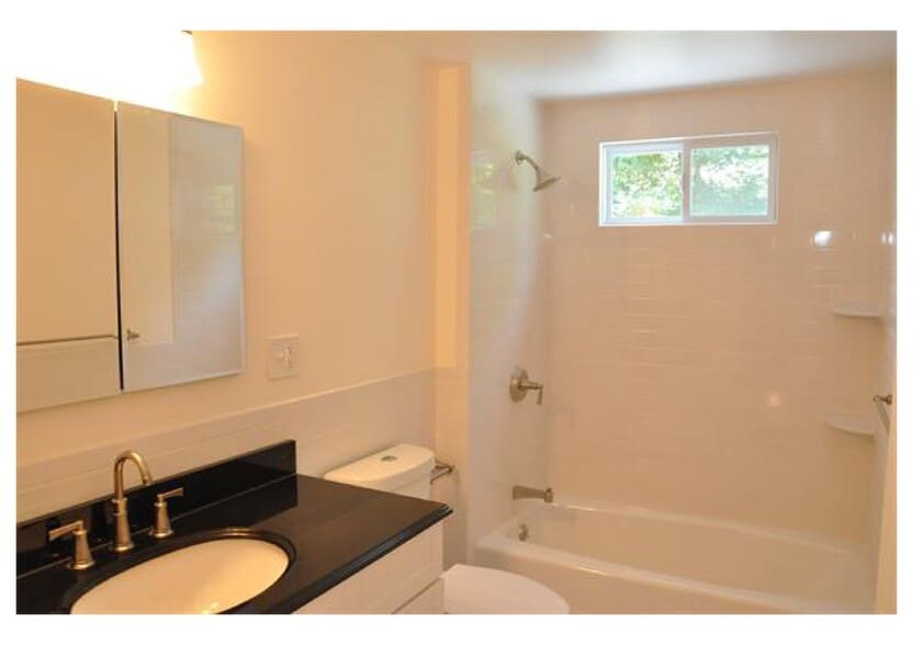 Building Photo - 11 Rockland Pl