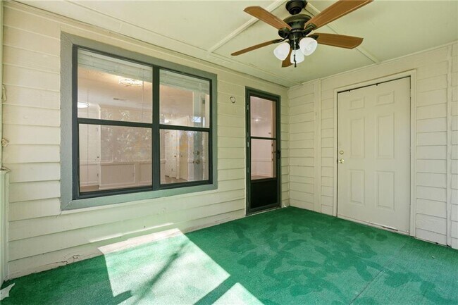 Building Photo - 129 Sandalwood Cir