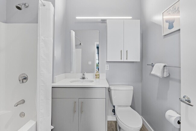 Building Photo - 95 Broadway-SI ID1240388P