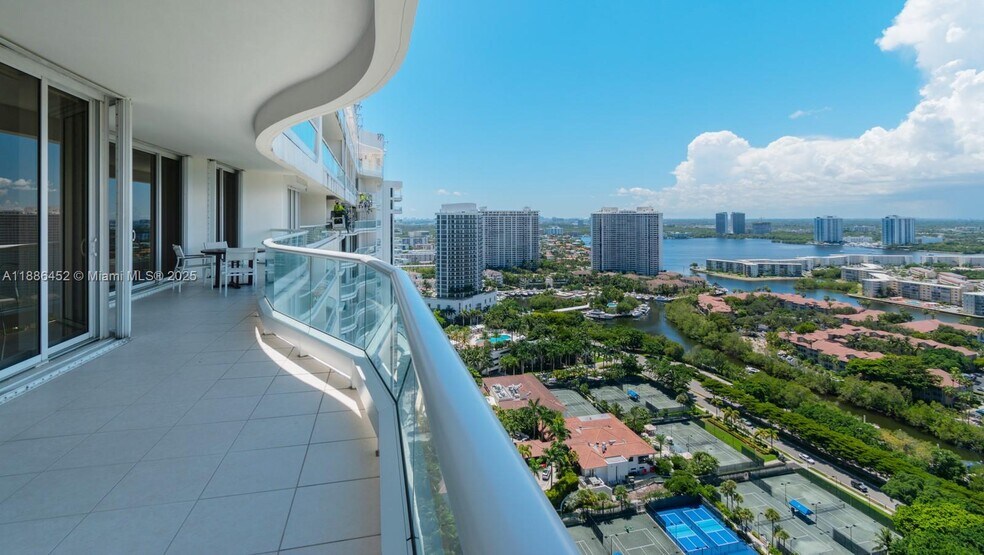 Building Photo - 7000 Island Blvd