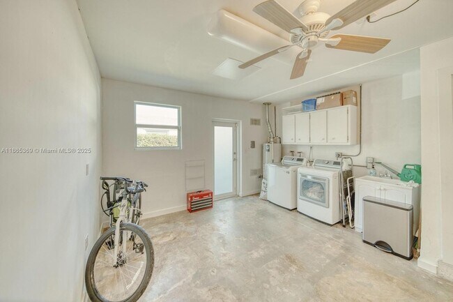 Building Photo - 10355 SW 97th St