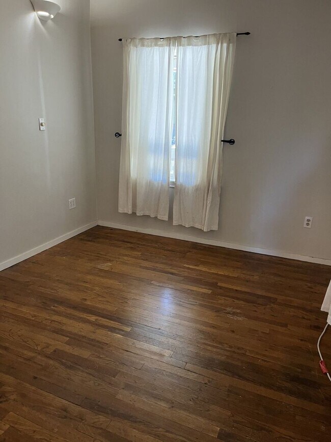 Building Photo - One Bedroom, One Bath Home for Rent in Ashland