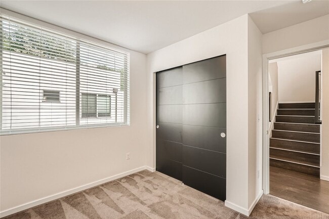 Building Photo - Modern West Seattle Townhome with Rooftop ...