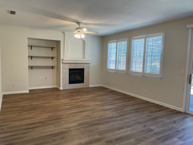 Building Photo - SINGLE STORY, 3 BED, 2 BATH, 2 CAR, LARGE BACK YARD