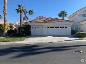 Building Photo - Beautiful 3 Bed 2 Bath W/Pool Home in Dese...