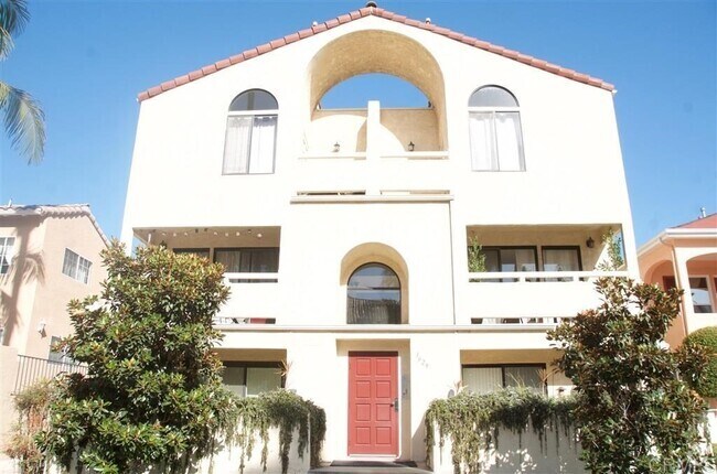 Building Photo - 3629 3rd Ave