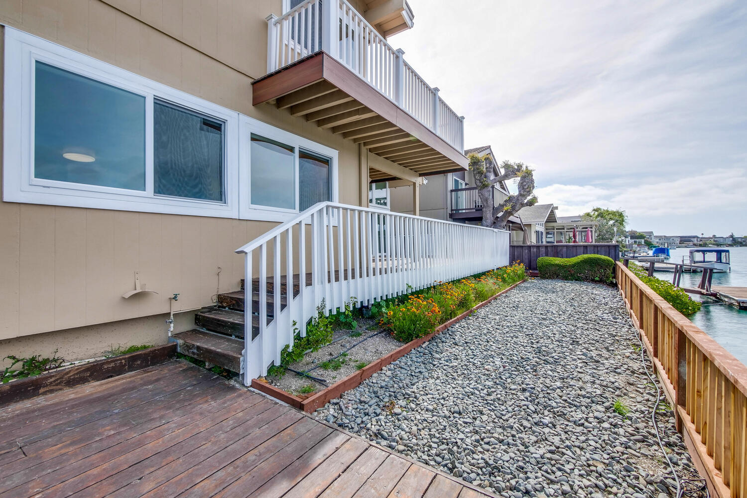 Building Photo - 255 Shearwater Is