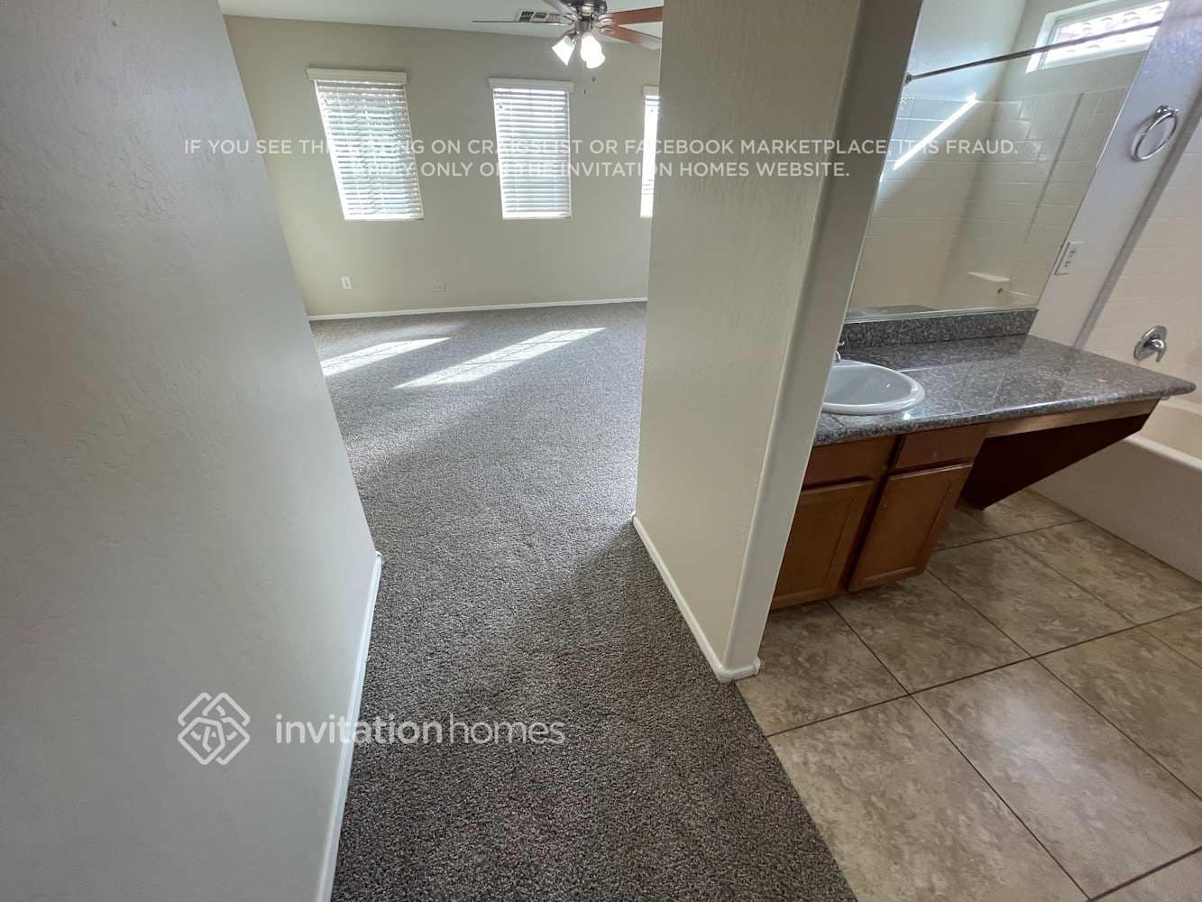 Building Photo - 5220 W Albeniz Pl