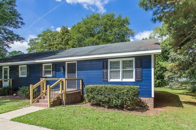 Building Photo - 285 N Willow St
