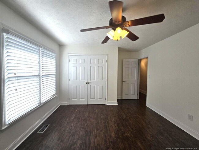 Building Photo - 5544 Bear Creek Cir