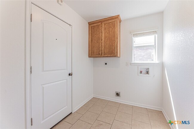 Building Photo - 3603 Salt Fork Dr