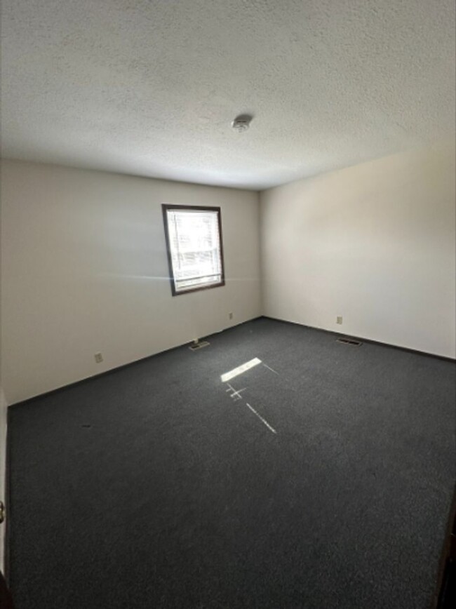 Building Photo - 2520 Leeper Dr