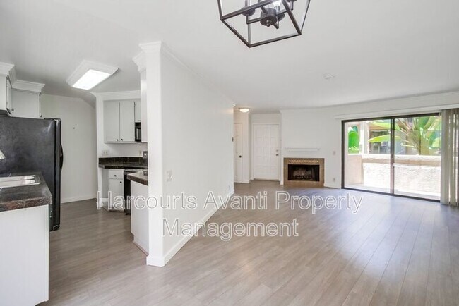 Building Photo - 3268 Via Marin