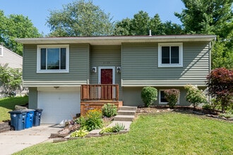 Building Photo - 2135 Winewood Ave