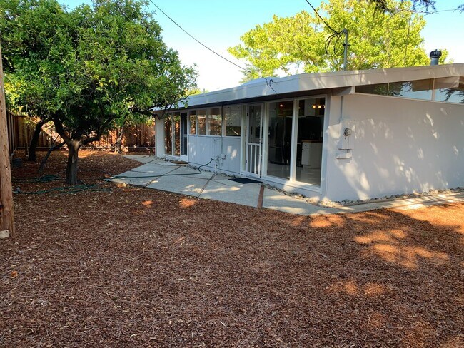 Building Photo - BEST VALUE IN PA!!  Charming Eichler, Midtown location, GREAT PA schools, EASY commute!