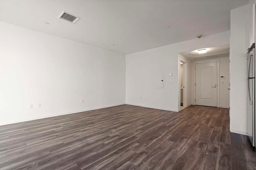 Building Photo - 822 Beacon St