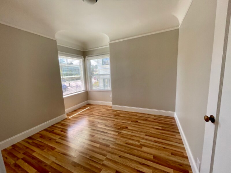 Building Photo - 210 Frisbie St