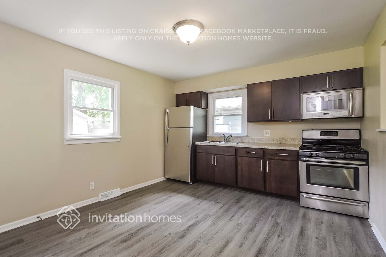 Building Photo - 1227 Lawler Ave