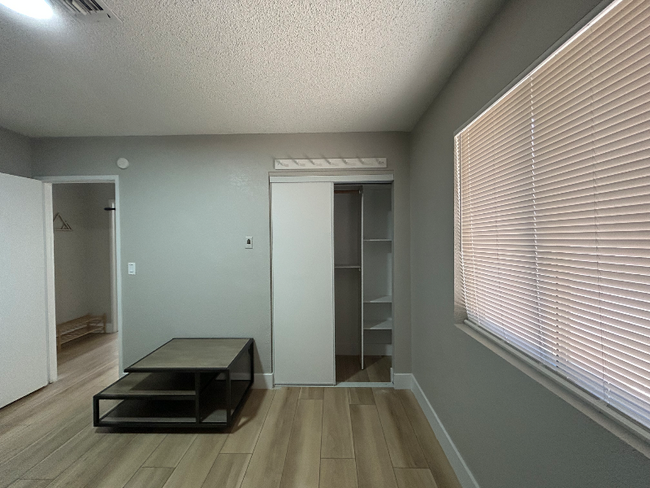Building Photo - 4321 Mott Cir