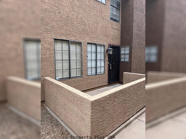 Building Photo - "Chic 2-Bedroom Retreat with 2.5 Baths in Prime Tempe Location – 1,072 Sq Ft of Modern Living!"