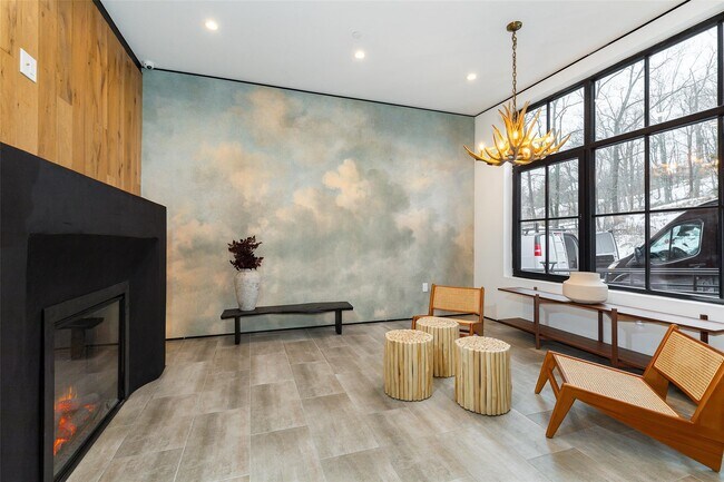 Building Photo - 300 Arno Dr