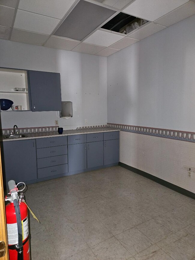 Building Photo - 1525 University Ave