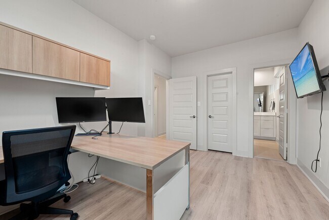 Building Photo - 5722 Rucio Ln