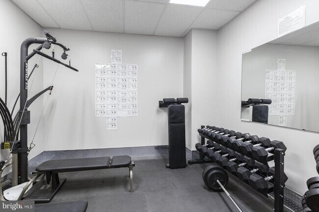 Building Photo - 1601 Spring Garden St