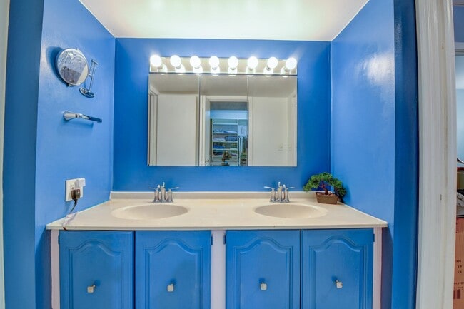 Building Photo - 572 Sanderling Ct