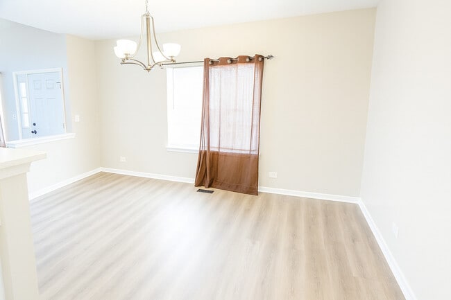 Building Photo - 1037 Park Hill Cir