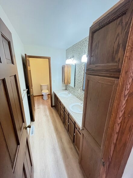 Upstairs full bath - 203 13th Ct