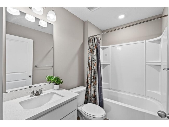 Building Photo - 18099 Heirloom Ct